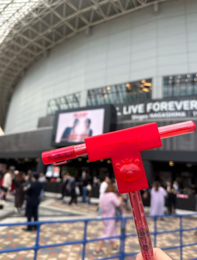 林美桜が東方神起のライブを楽しむ「圧巻のライブでした」