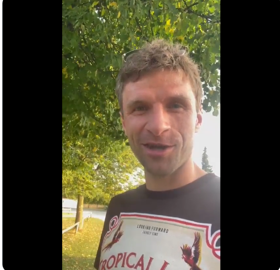 バルサvsバイエルン 古巣対戦となるレヴァンドフスキにミュラーがメッセージ 不敵な笑み浮かべる