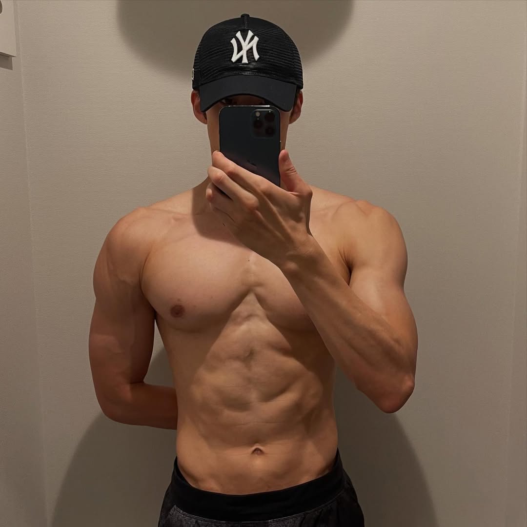 これは自己肯定感爆上がり！水泳・入江陵介が完璧肉体美を披露