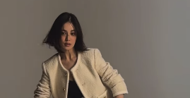 藤井夏恋、撮影風景を公開！黒ドレス姿に「綺麗すぎる」と絶賛の声