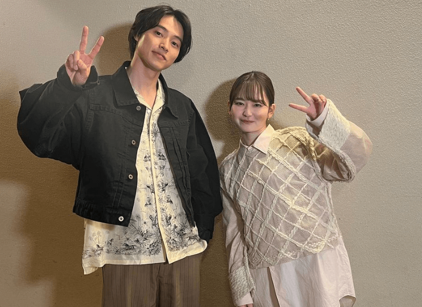 山﨑賢人 無邪気に大阪名物を食べる姿を公開😍