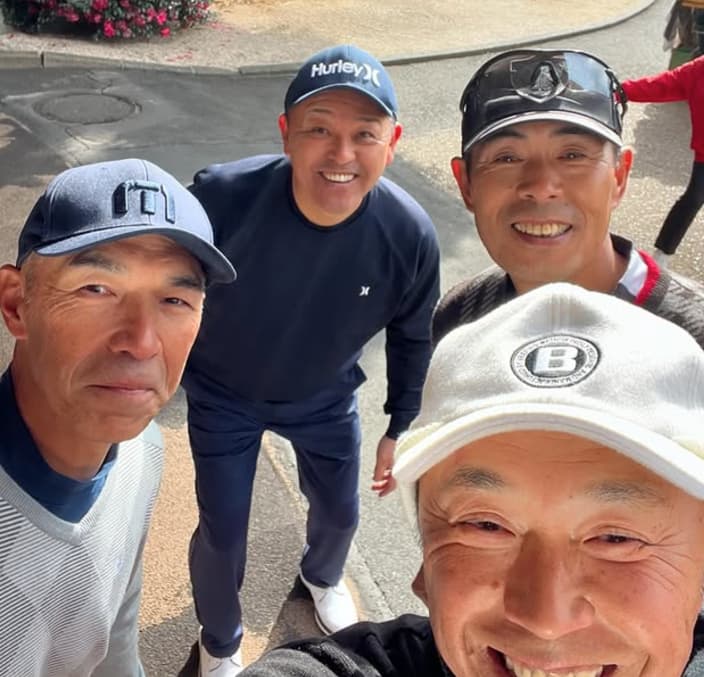 「みんな元気だなー」宮本慎也、プロ野球界のレジェンドたちとの4ショットを披露！