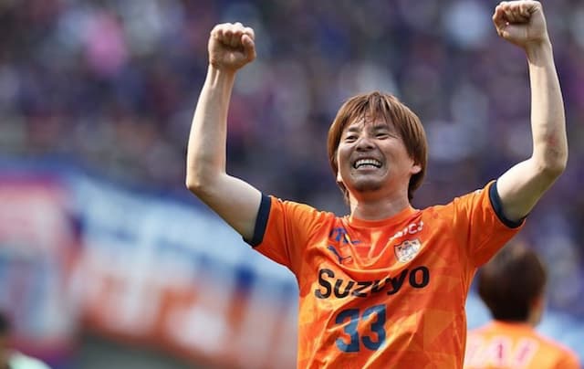 「チーム全員で掴み取った３連勝！！」Jリーガー・乾貴士がチーム勝利で喜びの投稿！