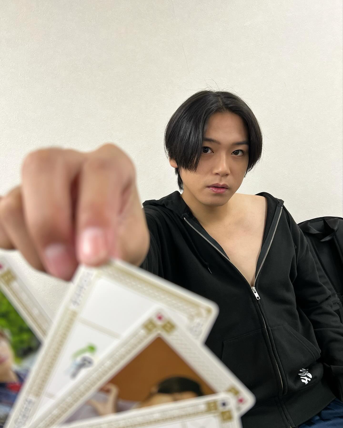 Hey!Say!JUMP・髙木雄也の色気あるオフショットにファン悶絶😍💖