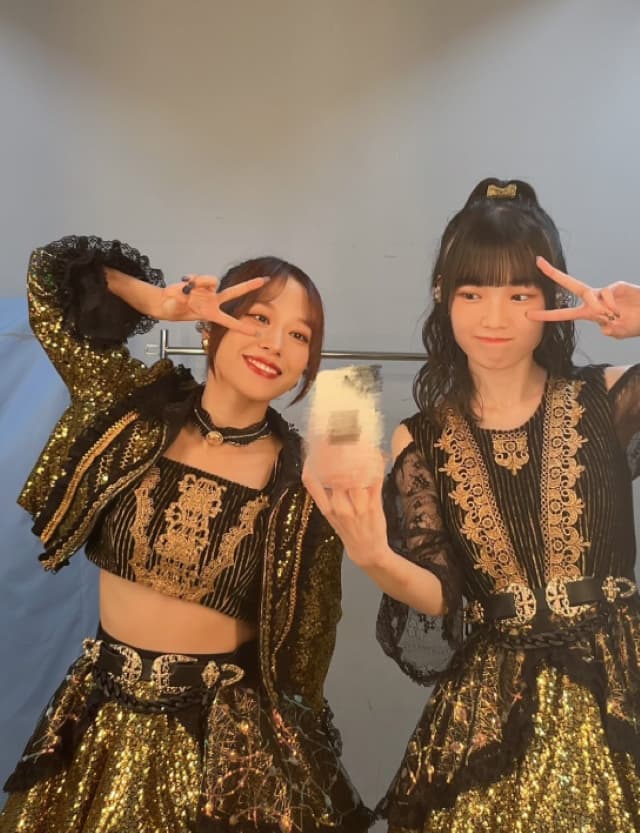 山﨑愛生が小田さくらの誕生日を祝う「また脱出ゲーム行きましょうね！」