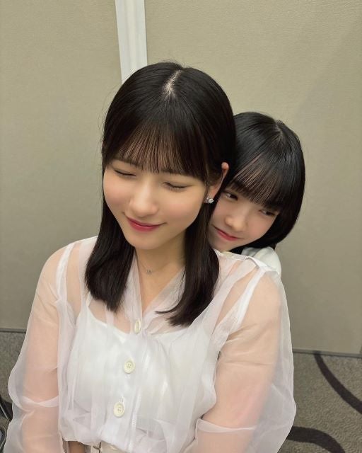 モー娘。山﨑愛生「あのメンバー」ギュッと抱きしめ「小動物」のような可愛さが話題！