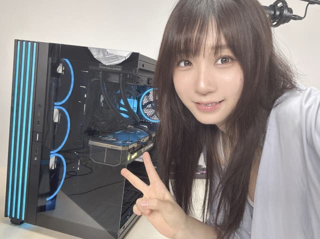 「カワカワちゃんPCをぜひ見てーーー！！」グラビアアイドル・伊織もえが自作PCを組みたて！可愛いと話題に