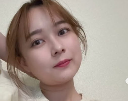 優しさが滲み出る。鈴木絢音の“リラックス素顔ショット”が話題「癒やしすぎる」