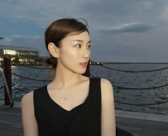 元女優・宮下かな子、故郷・海辺での休日ショットを公開