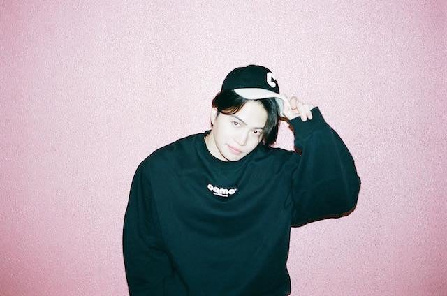 菊池風磨が色気マシマシの1枚を投稿💘「やっぱアイドルだわ」