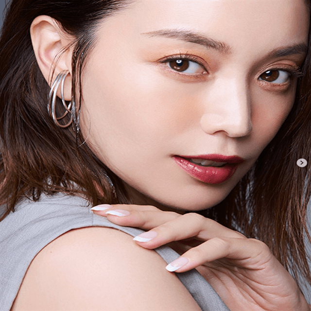 完成された美！蛯原友里がジェイアール名古屋タカシマのトークショーへ！