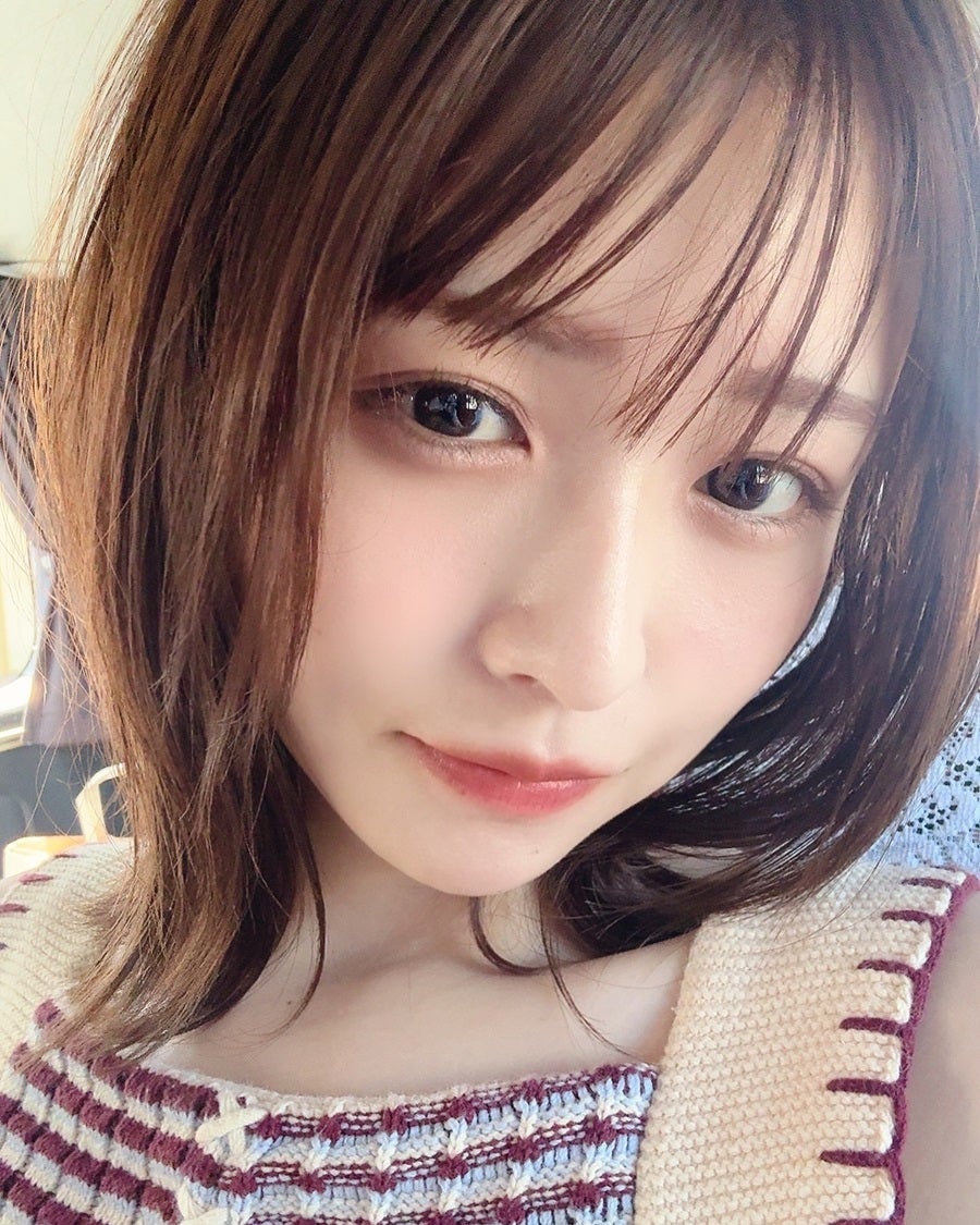 長濱ねるがオフ感満載の自撮りショットを公開！「うぽつです」