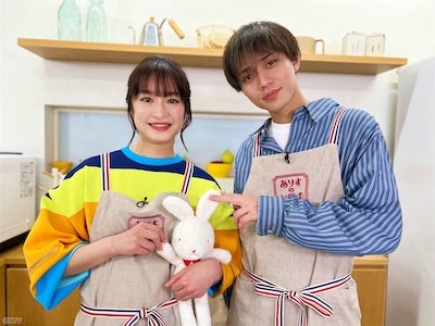 キンプリ・永瀬廉と人気女優の2ショット　真剣な表情で料理をする姿が話題に「料理が苦手…手先も不器用…」