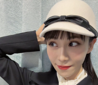 Perfumeあ〜ちゃんの“万博制服風コーデ”が話題！「レトロも未来も似合いすぎ」とファン歓喜！