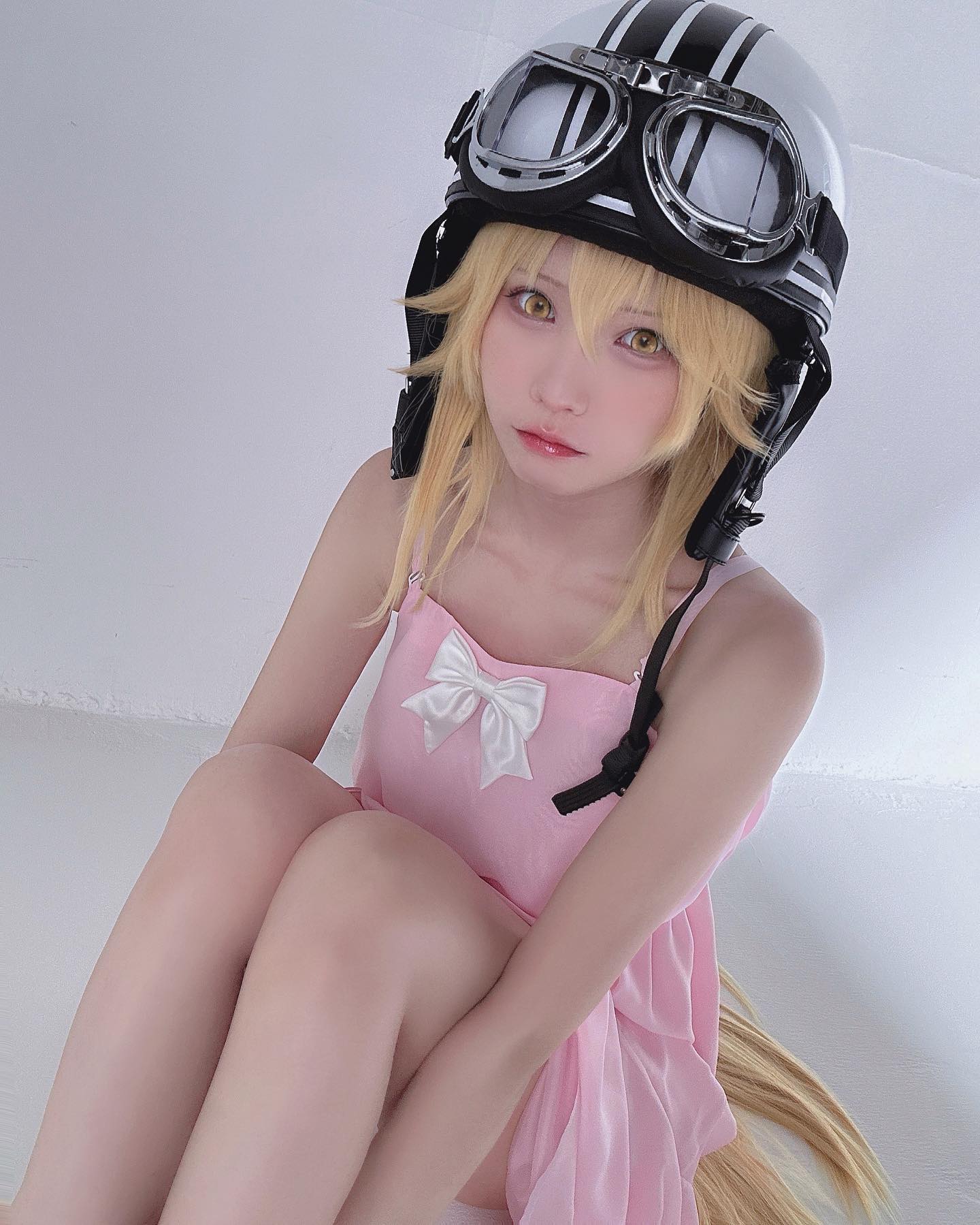 吸血鬼！えなこが見せる最新コスプレは最終回を迎えるあの作品から…