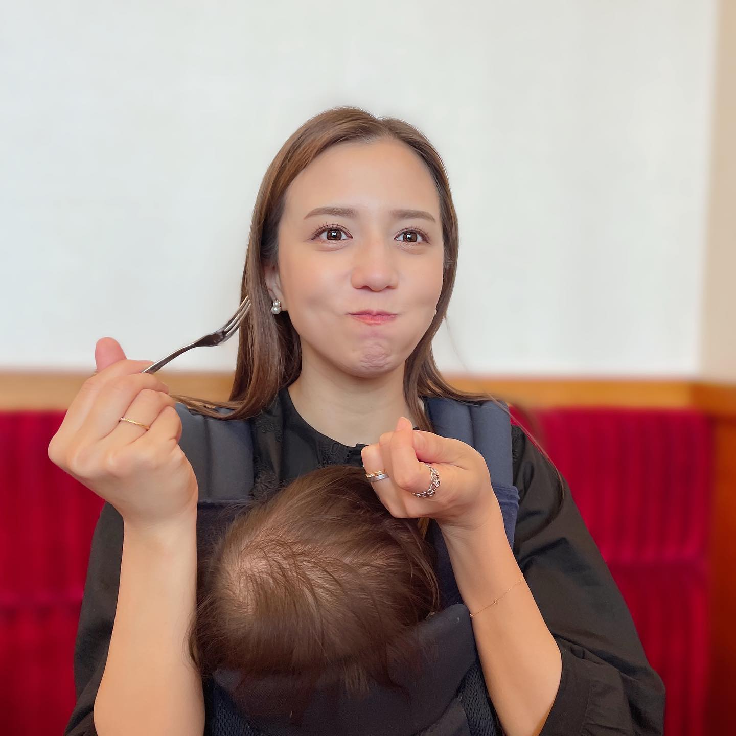 丸高愛実さんが我が子とコメダ珈琲☕️で“もぐもぐタイム”😋「めっちゃ美味しいって顔　可愛い❤️」