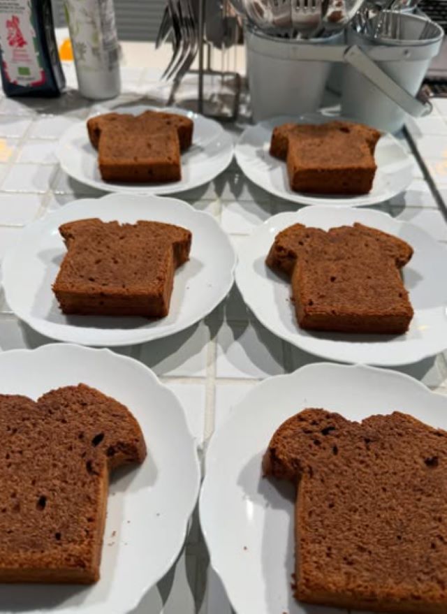 朝から美味しそう！料理研究家・栗原はるみがチョコレートバターケーキを公開