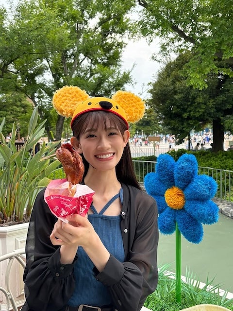 TEAM SHACHI・秋本帆華、ディズニーランドを笑顔で満喫