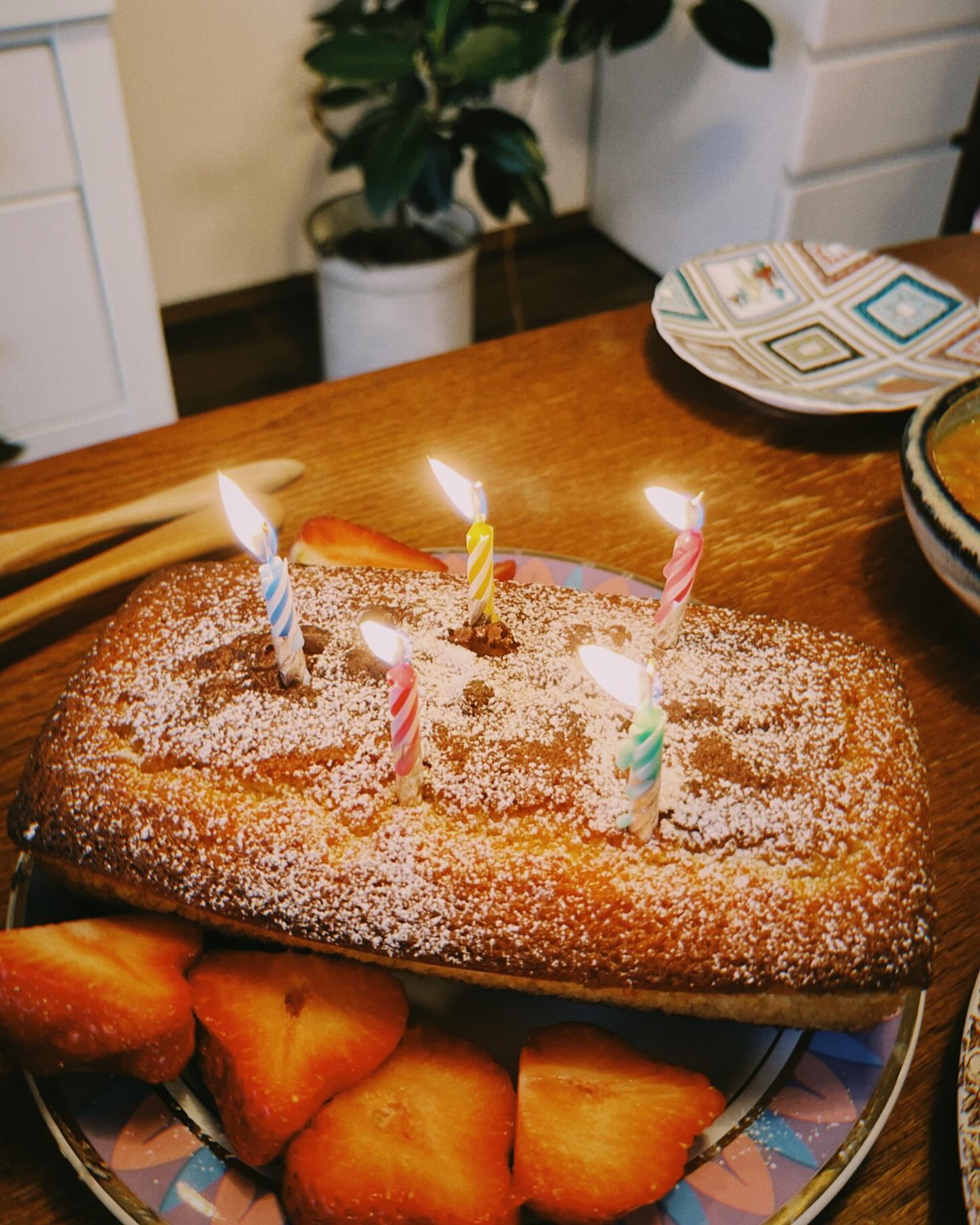 樋口日奈 尼神インター・誠子からのケーキに幸せいっぱい😊🎂