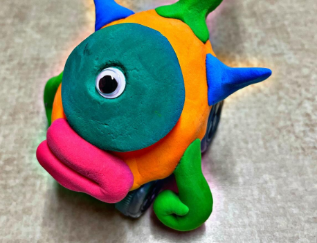 「センス爆発！」矢本悠馬、紙粘土で作った“謎キャラ”にファン大興奮