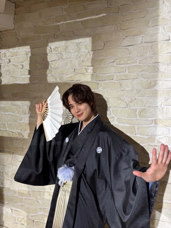 INI・佐野雄大 和装姿で新年の挨拶！「最後の写真、誰かにイタズラした後？」