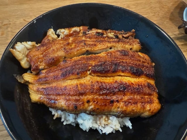 里崎智也が「土用の丑の日に朝から並んで手に入れた」、目黒不動尊『八つ目にしむら』の「極上うなぎ」