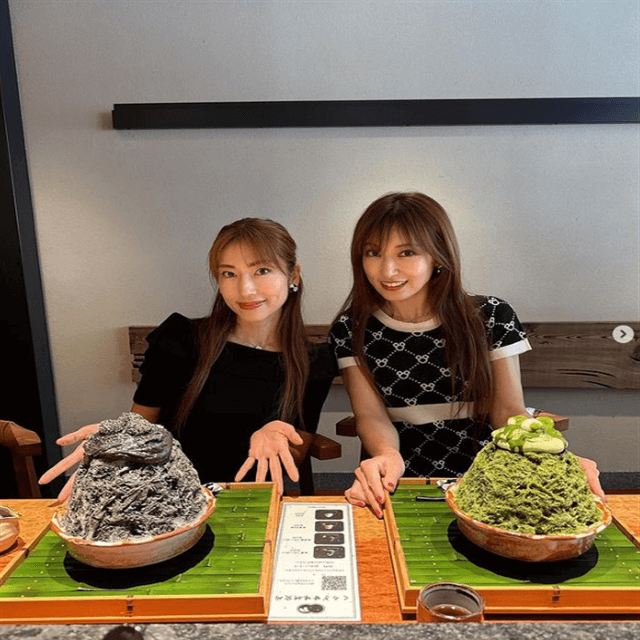 熊田曜子がビューティーワンピと「想定外の大きさ！？」のジャンボかき氷を食す