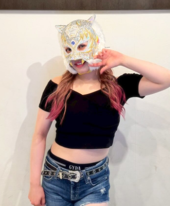 スターライト・キッドが“白すぎる歯”を披露！ネオジェネのギャルピスマイルにファン悶絶