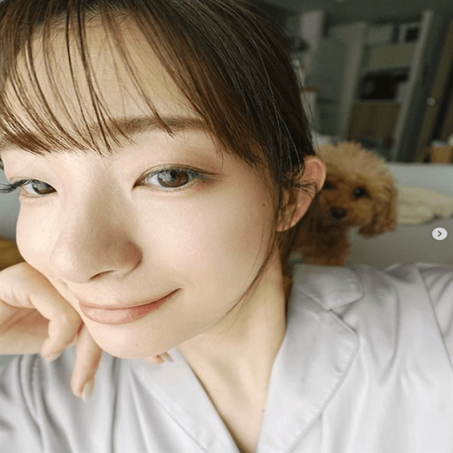 足立梨花の「まつエク」新調！ドアップスマイルにドキドキが止まらない