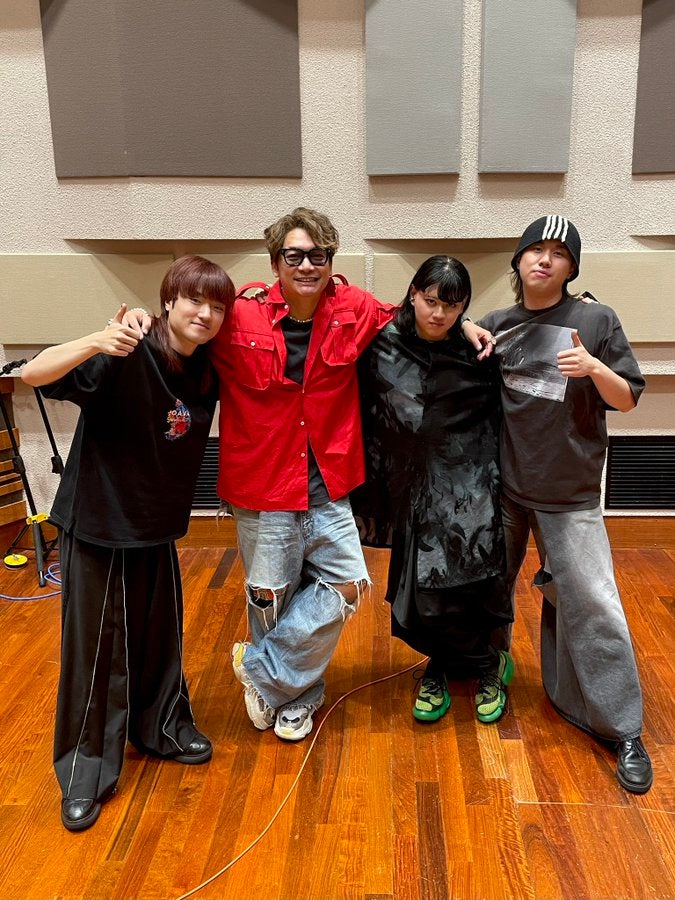 香取慎吾 コラボした超人気バンドとの4ショットを公開！！