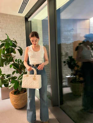 「本当に30歳？」人気女優が私服ショットを公開 〇〇頭身のスタイルが話題に