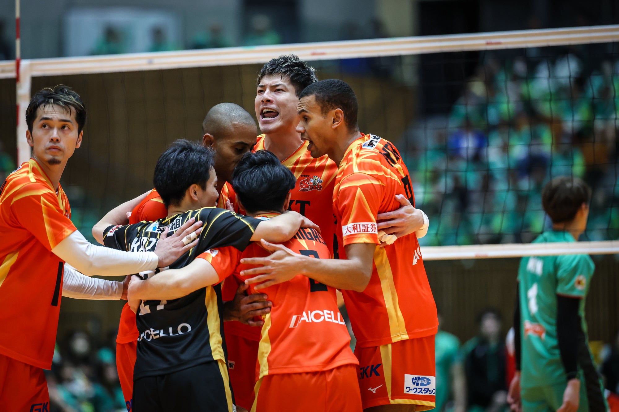 ジェイテクトSTINGS愛知、高橋健太郎らが広島サンダーズ戦で見せた一体感ショット