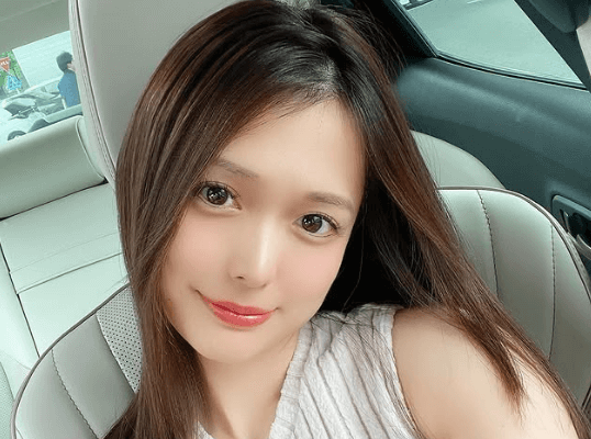 「光り輝いていて眩しい」美女ヴァイオリニスト、車内ノースリーブショットが”美”だとファン陶酔！「美しいですよー」