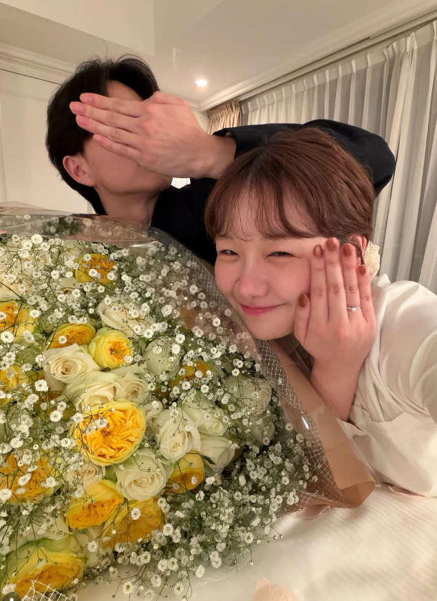 登録者100万人超の女性YouTuberきりまる、結婚を発表　夫とのツーショットも公開