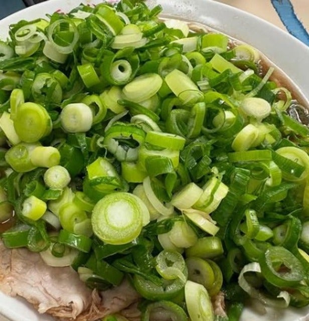 ミキ昴生の昨日の晩ご飯は京都でネギ多めのラーメン！