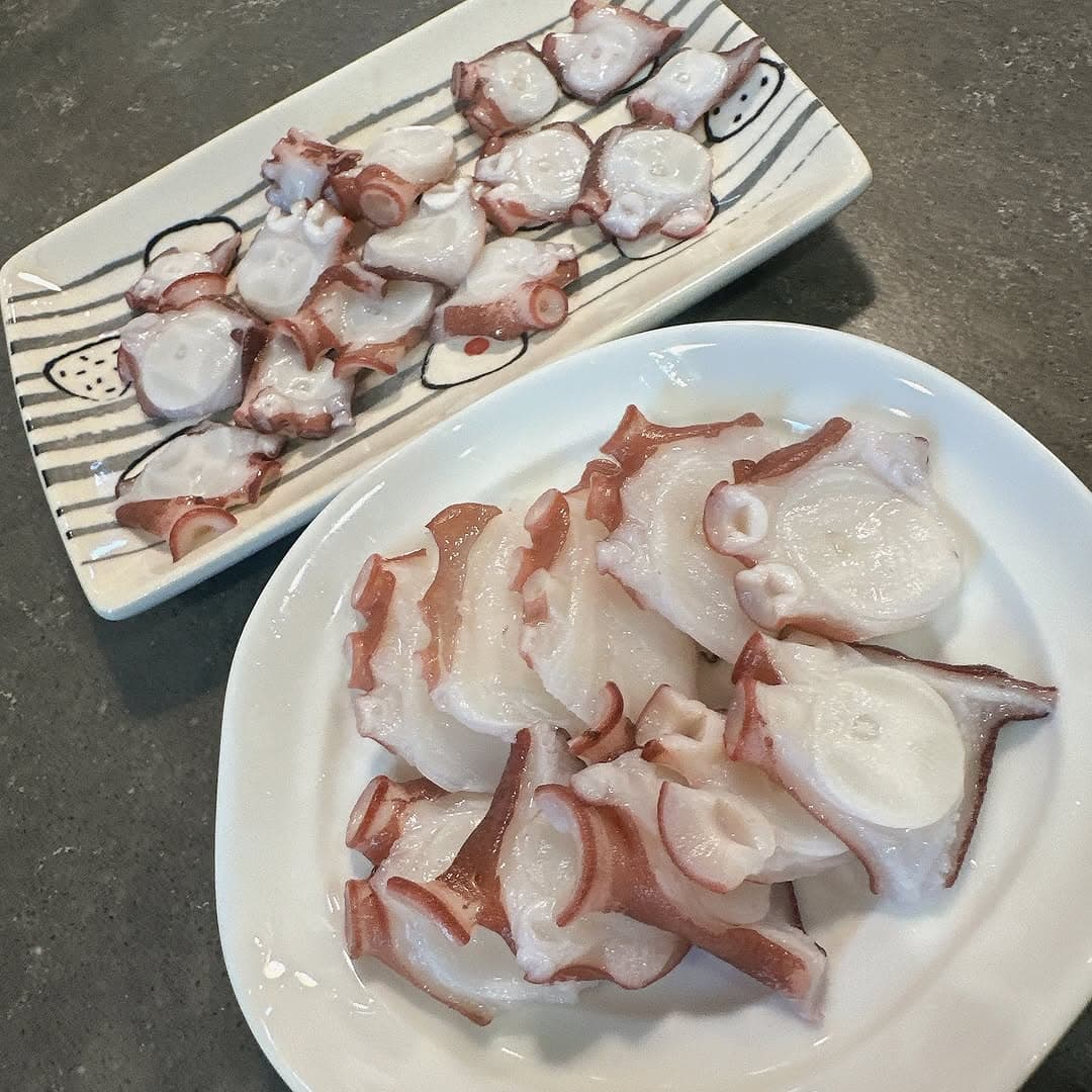 「家族ぐるみで仲良しなんですね‼」石川梨華、元プロ野球選手〇〇から頂いた“大魔神のタコ”で贅沢すぎる家庭料理を公開