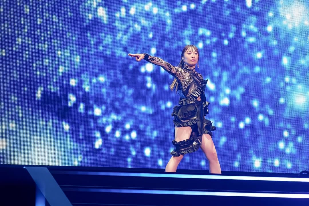 May’nがアニサマ20周年を祝福し、パフォーマンスショットを公開！