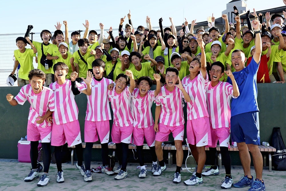 ソフトテニス男子団体、岡崎城西が初優勝…東北との息をのむ接戦を制す