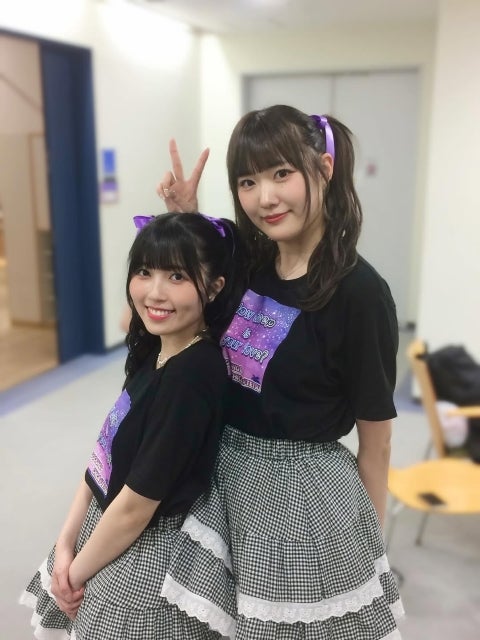 西田汐里が江口紗耶の誕生日に「お気に入りの2ショット」公開、笑顔とピースが映える仲良しショットに反響