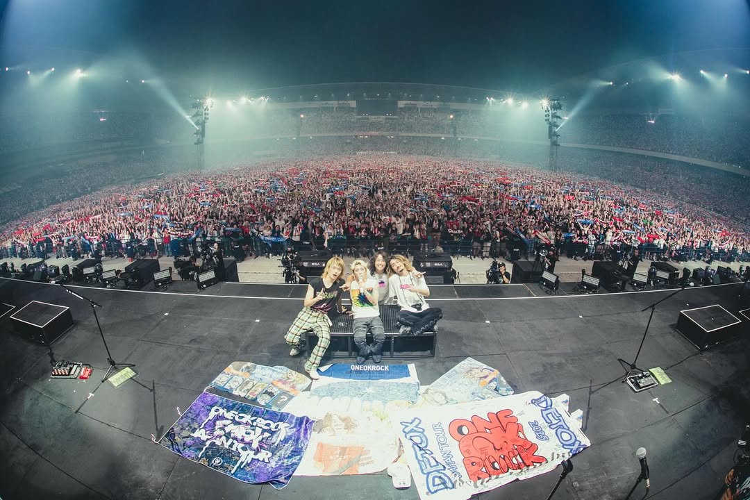 ONE OK ROCK・Takaが“70,000人”の熱気に感動！？日産スタジアムをファンで埋め尽くす！？