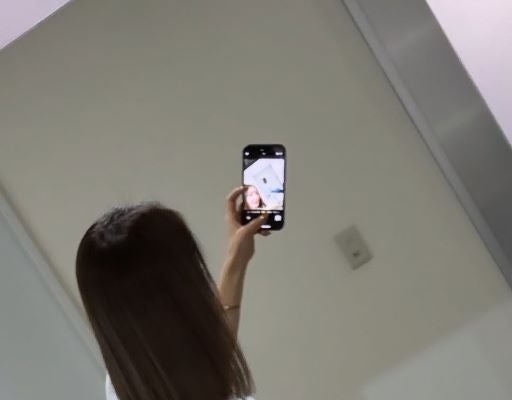 矢田亜希子、数日前に8ミリだけカット。さりげない変化に美しさとこだわりがにじむ