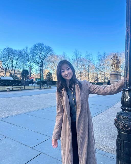 黒川智花、NYの朝をお散歩。サマータイムで1時間早まった時間と美しい青空を感じて