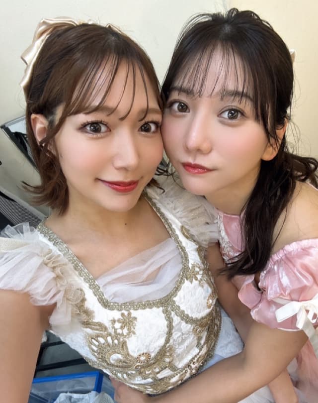 高城亜樹が同期との2ショットを披露「エモー！可愛い〜！」などとファン大興奮