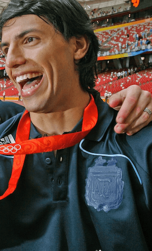 セルヒオ・アグエロ北京オリンピックの思い出の一枚を投稿