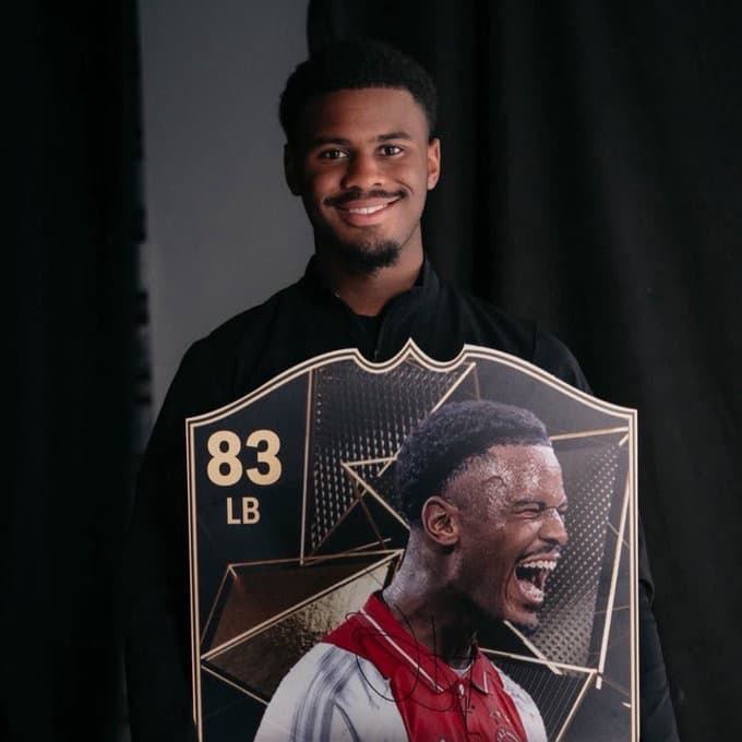 “交渉は最終段階へ”　チェルシー、ハト獲得に迫るとロマーノ報道