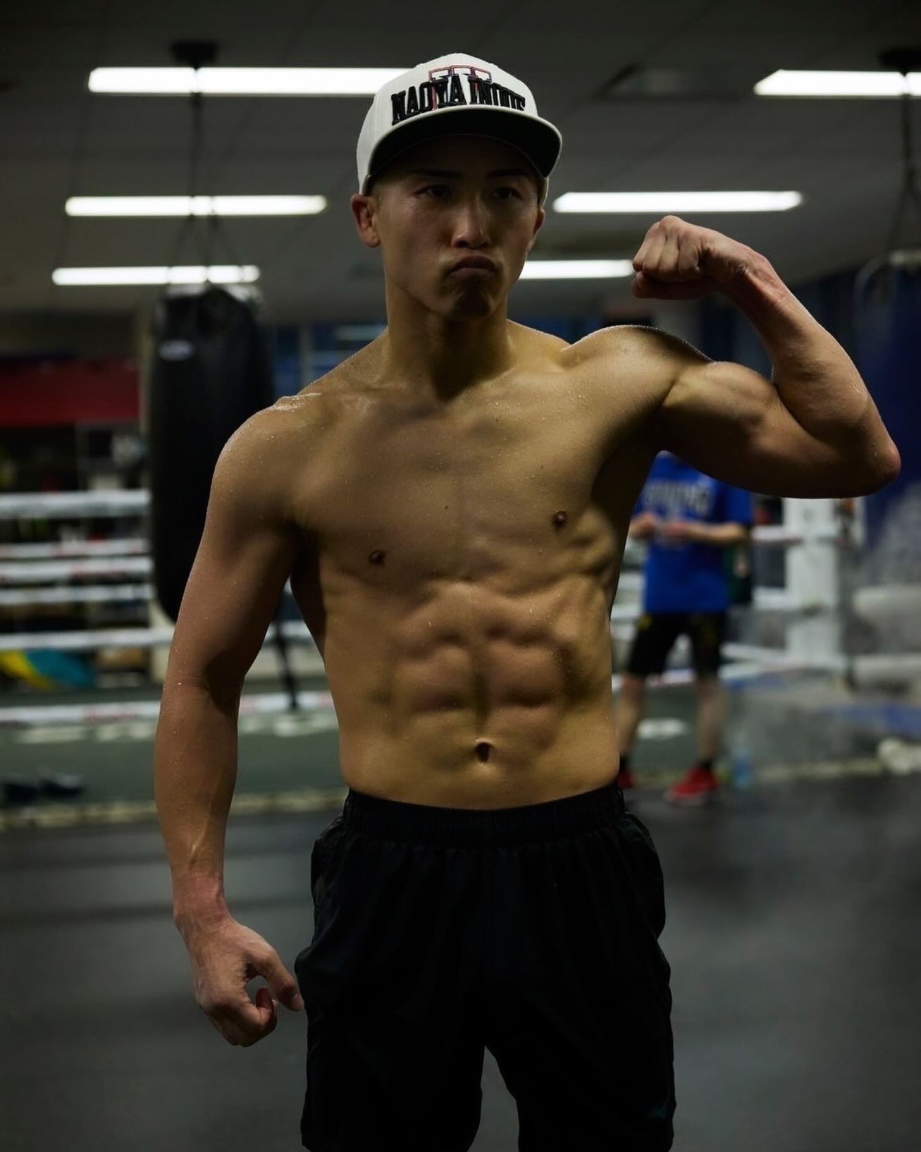 井上尚弥が四団体王座統一戦に向け、ムキムキのボディを披露💪「やったれー！モンスター🔥」