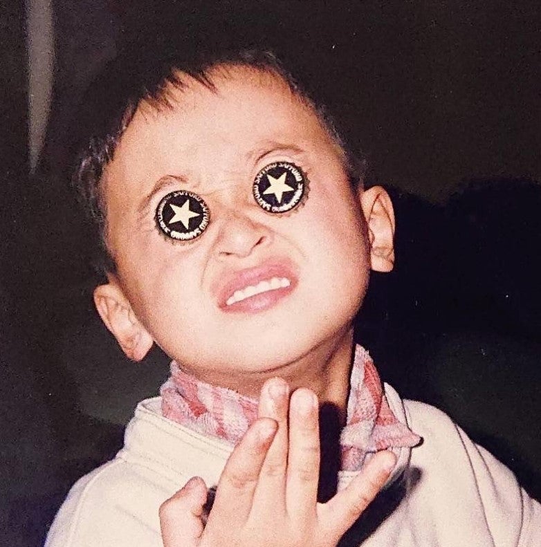 「やってる事なにも変わらねぇじゃん」東海オンエア・としみつの幼少期が話題「こんなに変わんない人も珍しい」