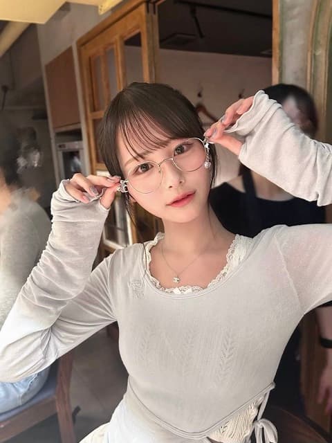 「かわいすぎて、余計に熱くなる…」≠ME ・尾木波菜のキュートなメガネ姿にファンの熱量も上昇!?
