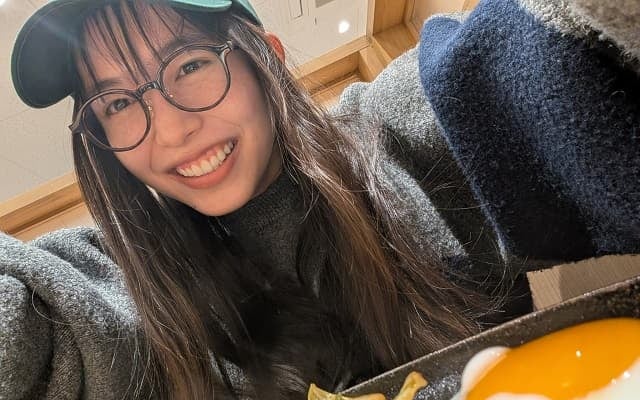 「はじける笑顔が素敵」井桁弘恵があの”うどん店”で爆食！幸せショットにファンも笑顔