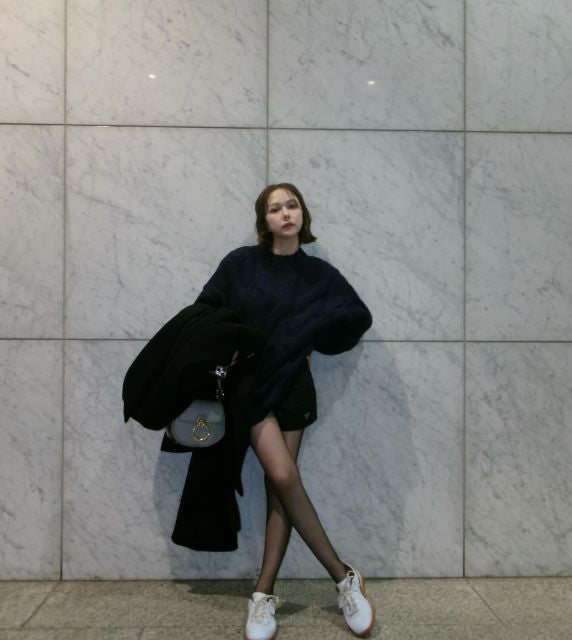 元HKT48の美人タレント、美脚が際立つスタイル抜群ショットを公開